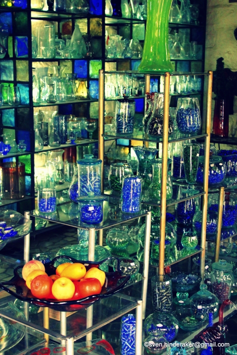 Kitengela-Glass hadde alt mulig av stilige støpninger i alle mulige farger.